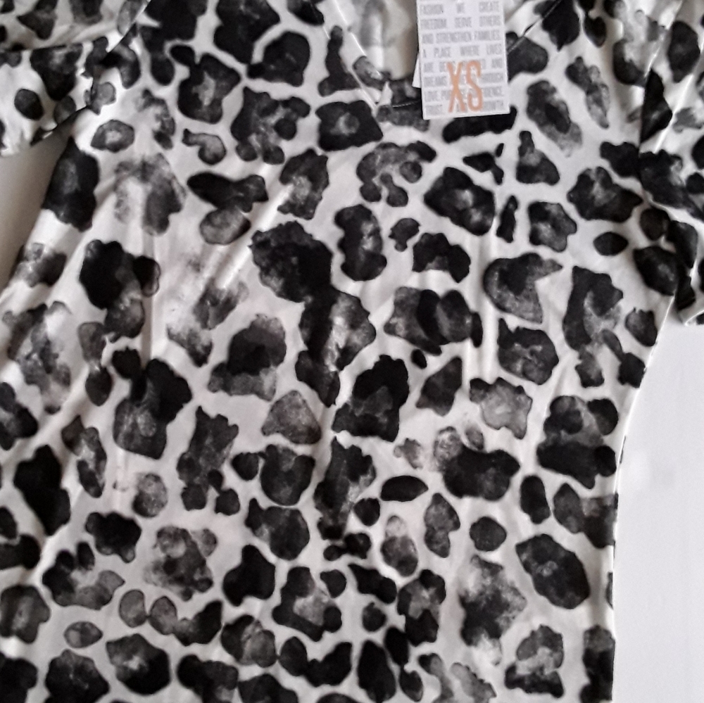 Lularoe Iris top